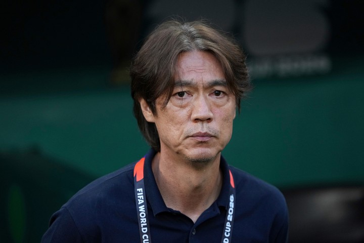 Hong Myung-bo había sido fuertemente criticado por el presidente (AP Photo/Moises Castillo).