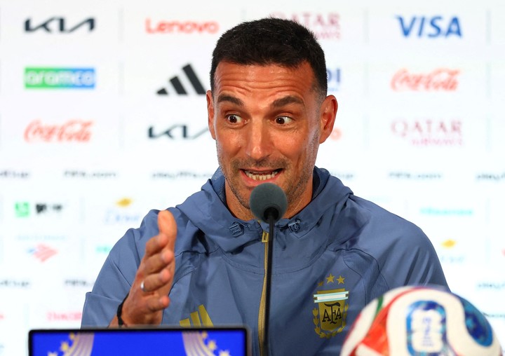 Scaloni en la conferencia de prensa. (Foto: Reuters)