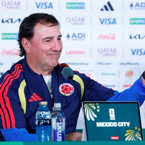 Néstor Lorenzo: "Tenemos 26 leones", cómo llegan James y Lucho Díaz y el regalo que le hicieron en conferencia