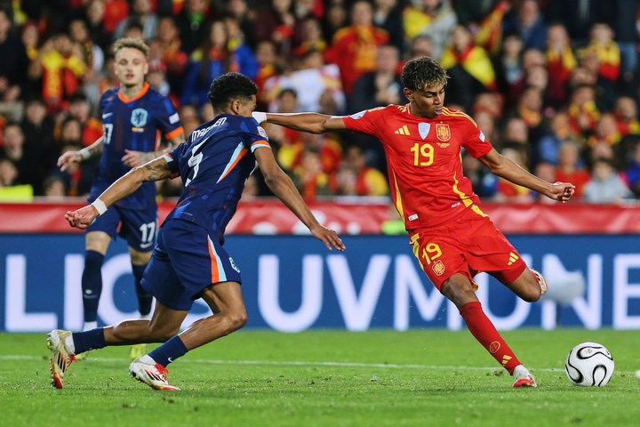 Lamine Yamal con España.