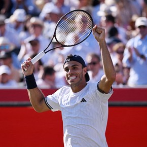 Francisco Cerúndolo metió otro triunfazo y ya está en las semis de Queen's