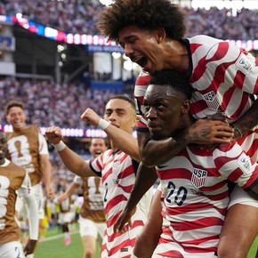 Estados Unidos bailó a Paraguay: 4-1 en el debut mundialista