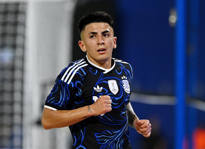 Thiago Almada probablemente ocupe el lugar de Ángel Di María (REUTERS).