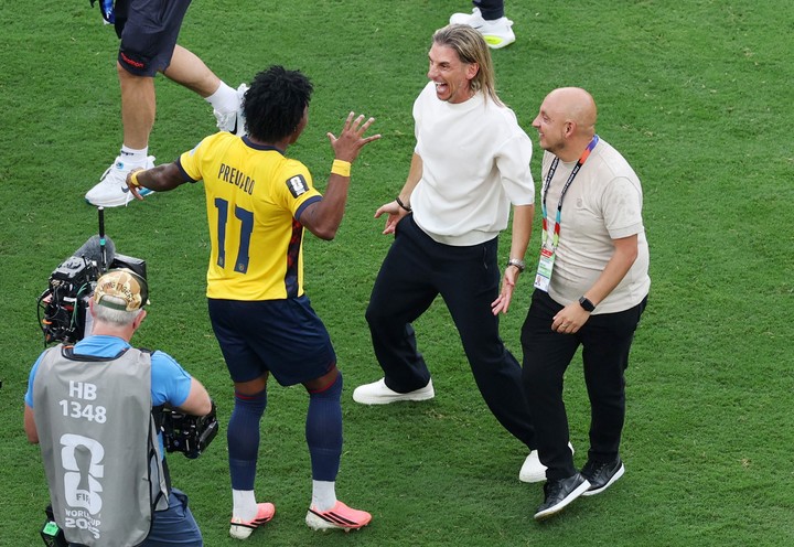 Beccacece festejando la clasificación con Preciado. (Foto: Reuters)