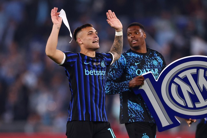 Lautaro Martinez ya no tendrá a  Denzel Dumfries como compañero en el Inter.