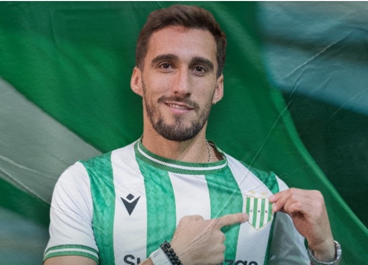 Mauro Méndez, en la presentación en Banfield.