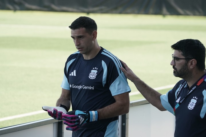 El Dibu, en el entrenamiento de este jueves. Foto Juano Tesone/ Enviado especial