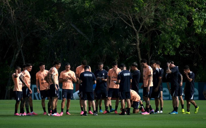 El entrenamiento de Uruguay en Playa del Carmen. (REUTERS)