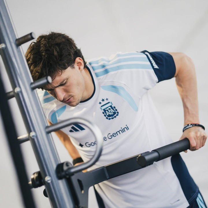 Imágenes del primer entrenamiento en el gimnasio (Prensa AFA).