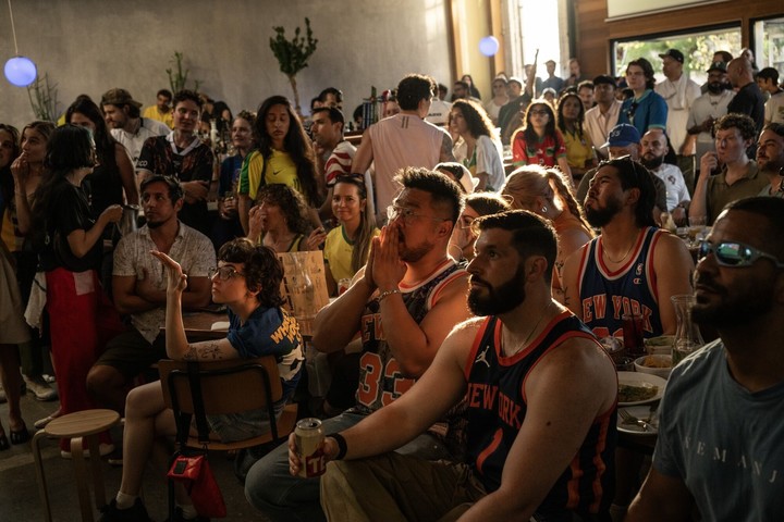 Los fans de Brasil en Brooklyn, durante el debut ante Marruecos.