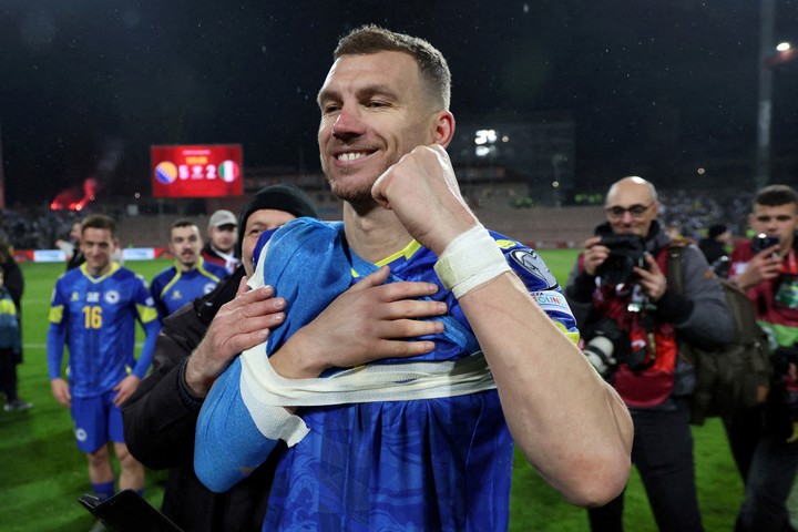 Dzeko, la figura de Bosnia (REUTERS).