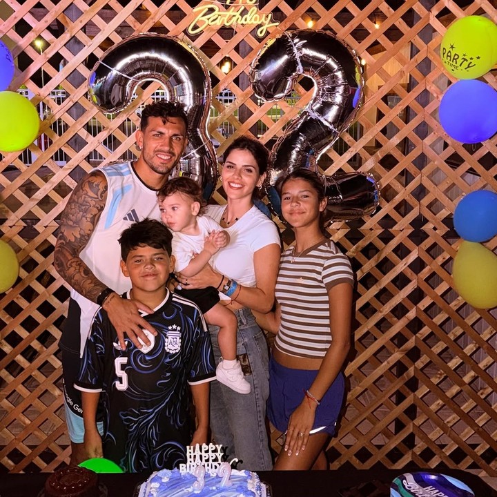 Festejo cumpleaños Paredes selección