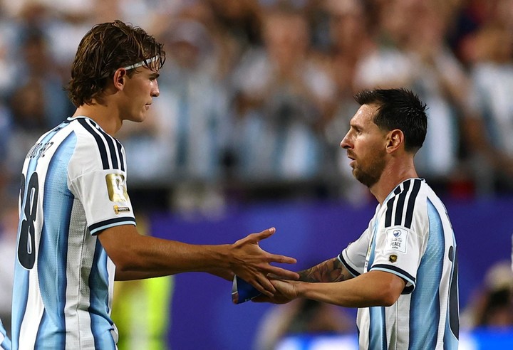 Paz o Lautaro entrarían en lugar de Messi ante Jordania.