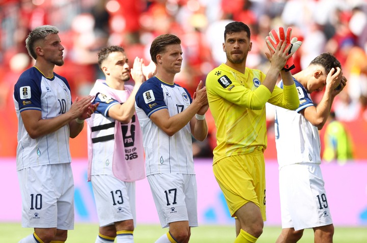 Bosnia empató 1-1 vs. Canadá. (REUTERS)