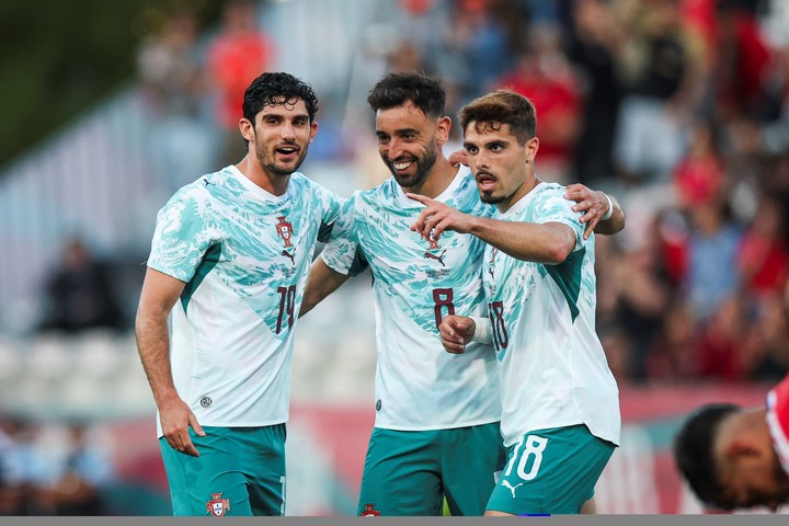 Portugal le ganó a Chile (EFE/EPA/JOSE SENA GOULAO).