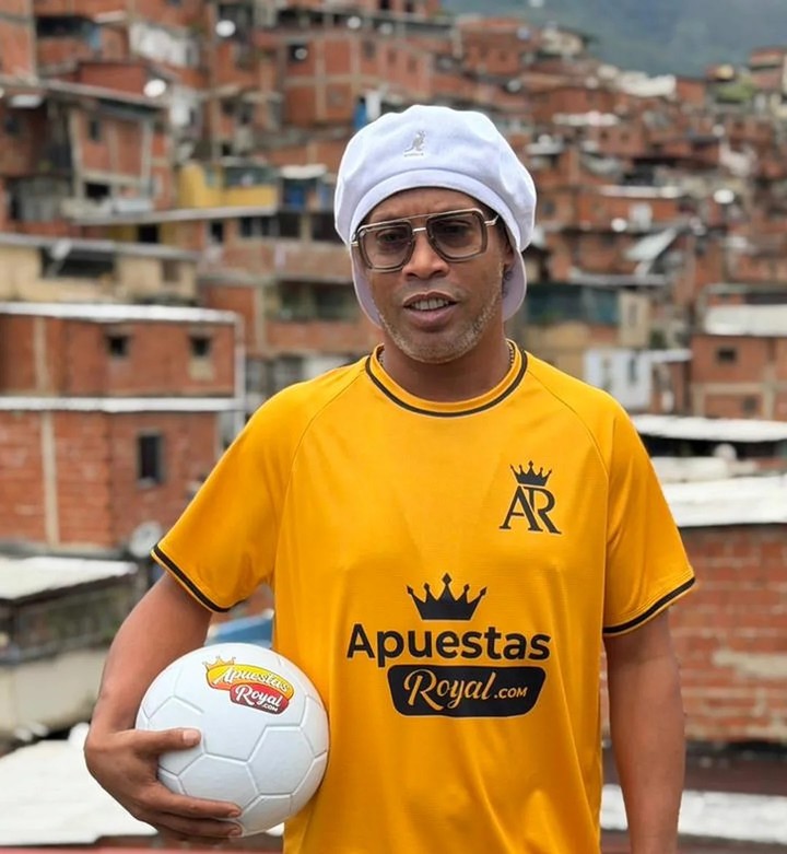 El brasileño visitó La Agricultura (Foto: Instagram @ronaldinho).