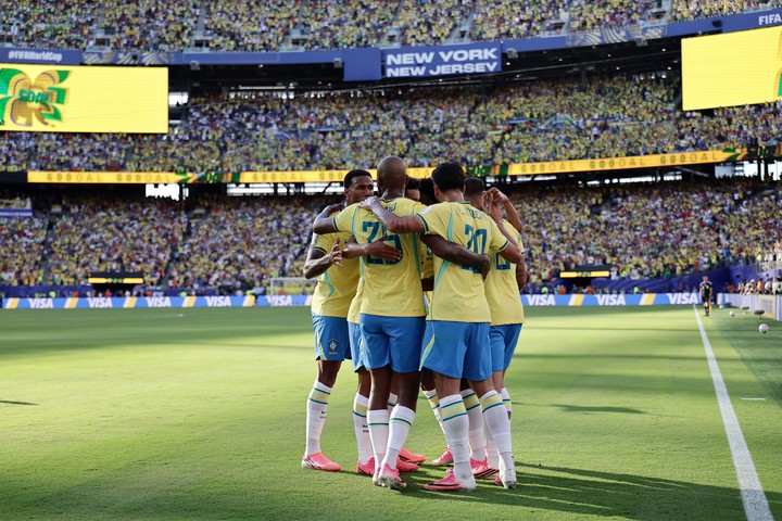Brasil va por la victoria (AP).
