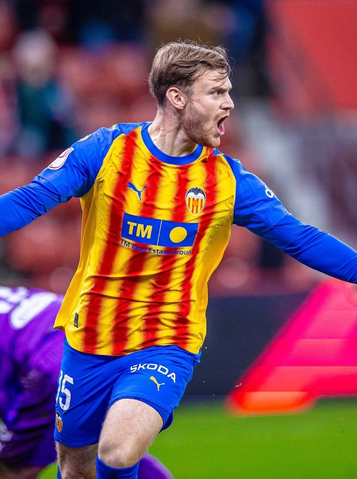 Lucas Beltrán debe volver a Fiorentina tras su préstamo en el Valencia y ya recibió llamados desde Núñez.