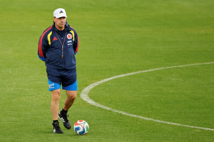 El entrenador Néstor Lorenzo (EFE).