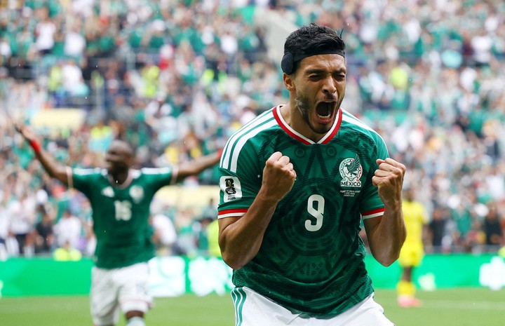 Raúl Jimenez, una de las figuras de México (REUTERS).
