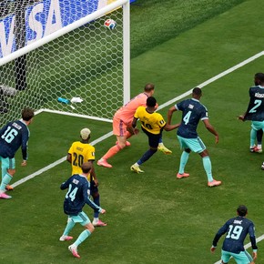 Video: el error de Neuer en el 2 a 1 de Ecuador y el increíble dato negativo que arrastra