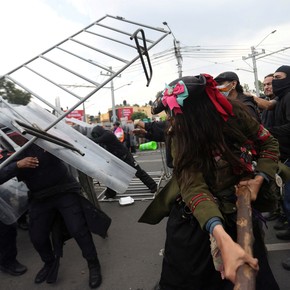 Incidentes y represión afuera del Azteca