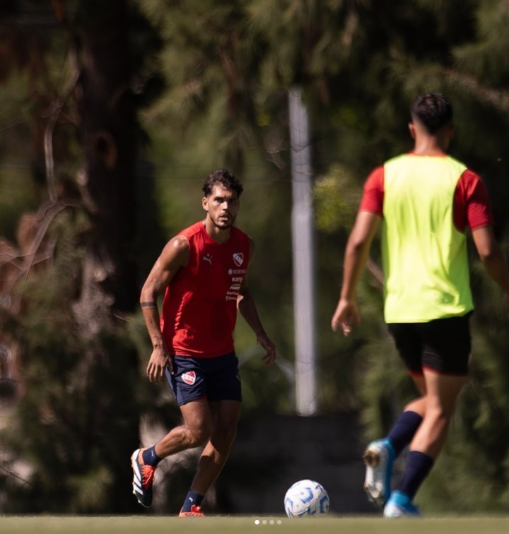 Nicolás Freire entrenando en Independiente. (Instagram)