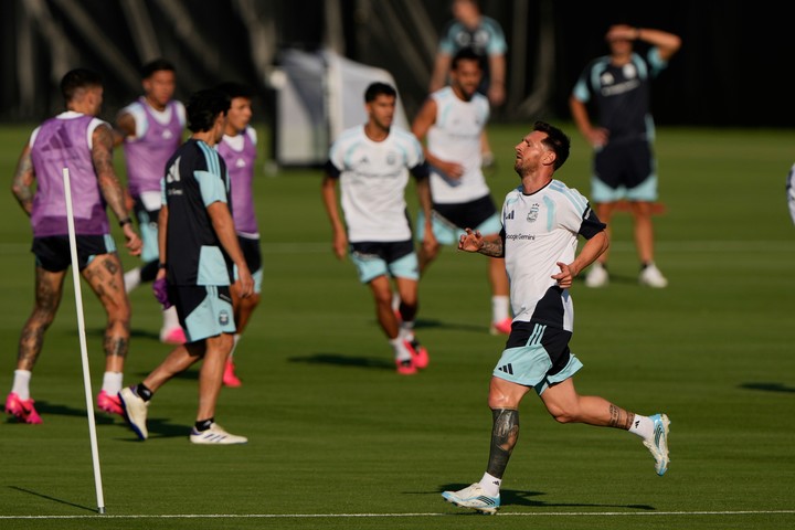 Lionel Messi en el entrenamiento (AP).