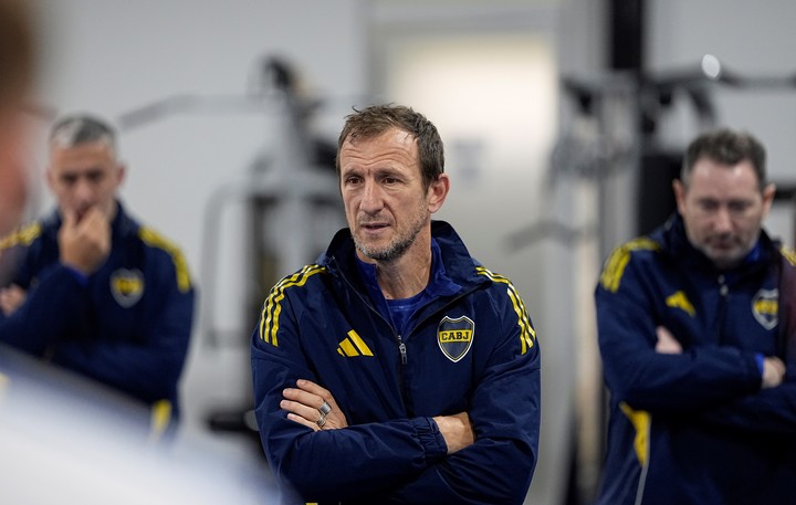 Arruabarrena en su primera charla con el plantel de Boca