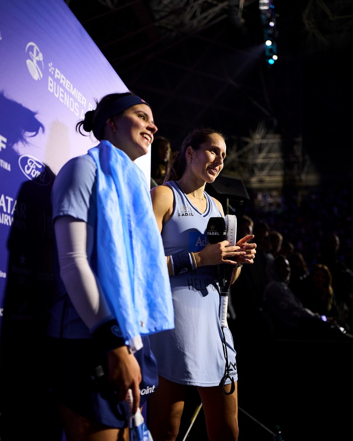 Delfi Brea con la española Triay.