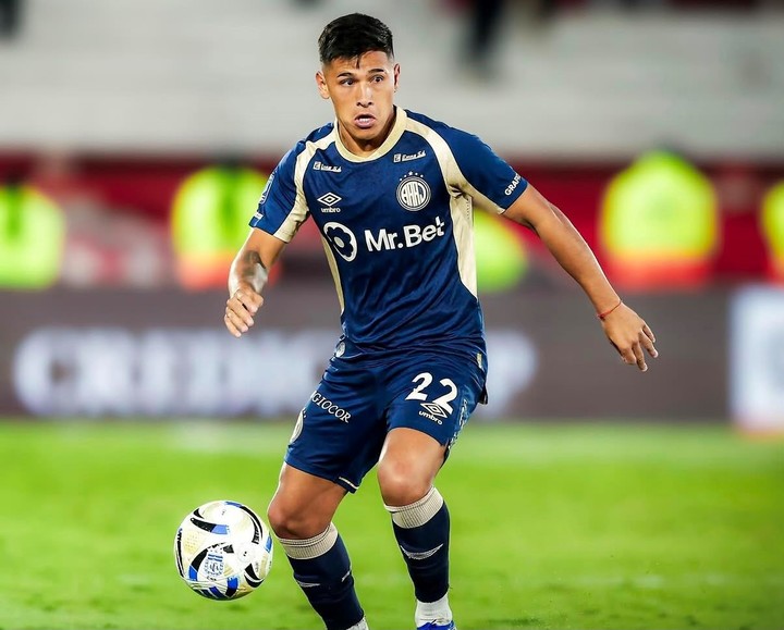 Lozano es el lateral que busca Boca
