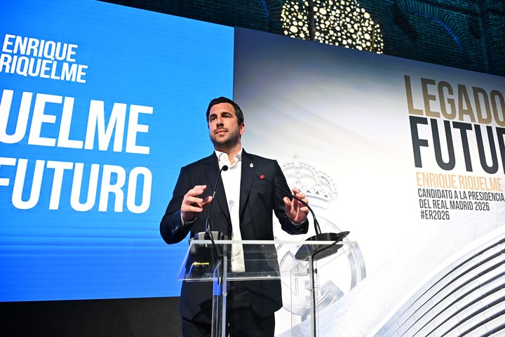Enrique Riquelme, en su acto de cierre de campaña. (EFE)