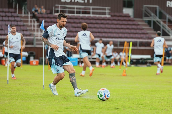 Messi regresa contra Islandia. (AFA)