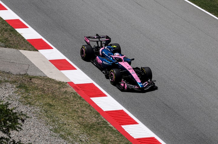 Franco Colapinto acelera con su Alpine en el GP de Barcelona-Cataluña.
(REUTERS)