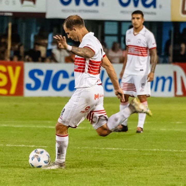 El mediocampista ya jugó más de 100 partidos con la casaca del Gallo.