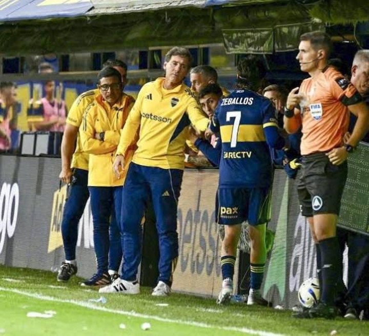 El cambio de Zeballos en la derrota de Boca ante Racing por la semi del Clausura 2025.