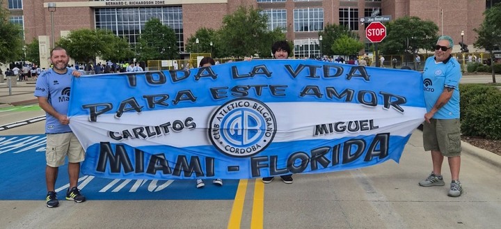 El hincha de Belgrano presente en Texas.