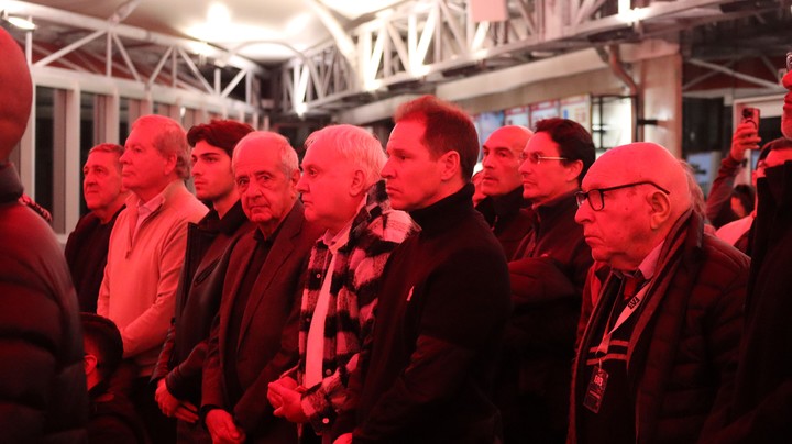 D'Onofrio, Brito y el Beto Alonso, presentes en la velada de boxeo en el Monumental. Prensa River.