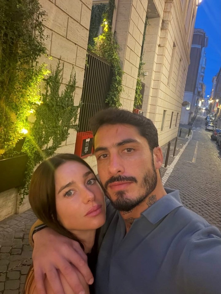 Figal junto a su pareja en Roma.