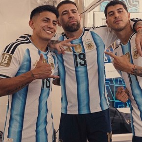 Las perlitas del back de fotos de la Selección: los que se animaron al inglés, el chiste a Mac Allister por su pelo y un "se va a enojar mi mamá"