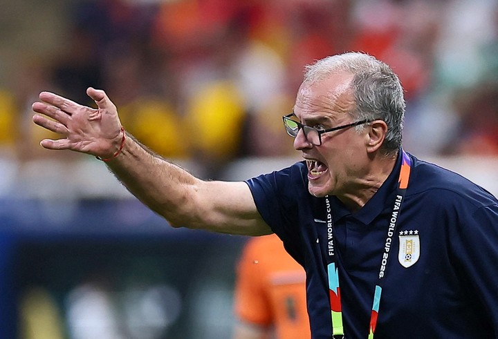 Bielsa, DT de Uruguay (REUTERS/Eloisa Sanchez).