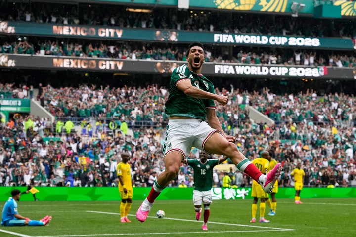 México ganó el partido inaugural (AP Photo/Natacha Pisarenko).