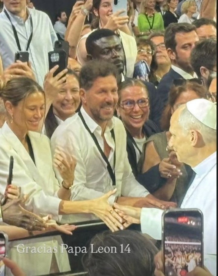 "Gracias Papa León 14", escribió Carla Pereyra, esposa de Diego Simeone.