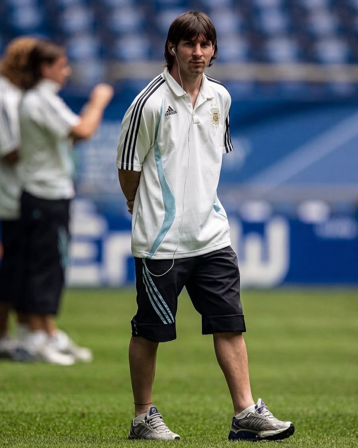 Messi en el Mundial 2006: todo un pibe (@leomessi).