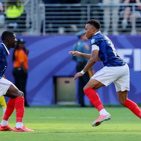 Con un intratable Mbappé, Francia goleó a Suecia y jugará los octavos del Mundial frente a la Paraguay de Alfaro