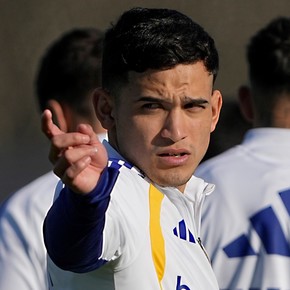 El pollo de Arruabarrena que pelea por un lugar en el 11 de Boca: "Me pide que..."