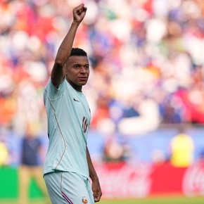 Mbappé: de "lo que viene es más duro" a dar tranquilidad con su tobillo