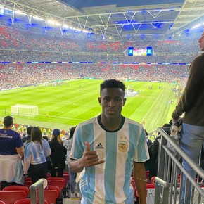 Es inglés, jugó en El Porvenir, se enamoró de la Argentina y de Boca, y palpita la semifinal: "En Inglaterra tienen rencor por Maradona"