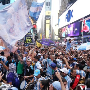 Gran banderazo argentino en NY previo a la final