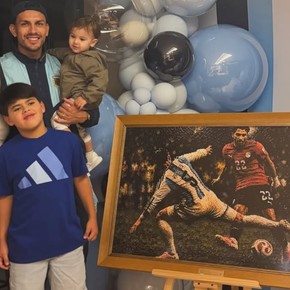 El tremendo cuadro que le hicieron a Paredes de su quite histórico y la foto del orgullo mundialista
